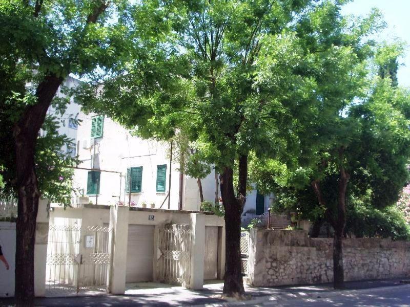 Guest House With Garden - Zuvan Split Exterior photo