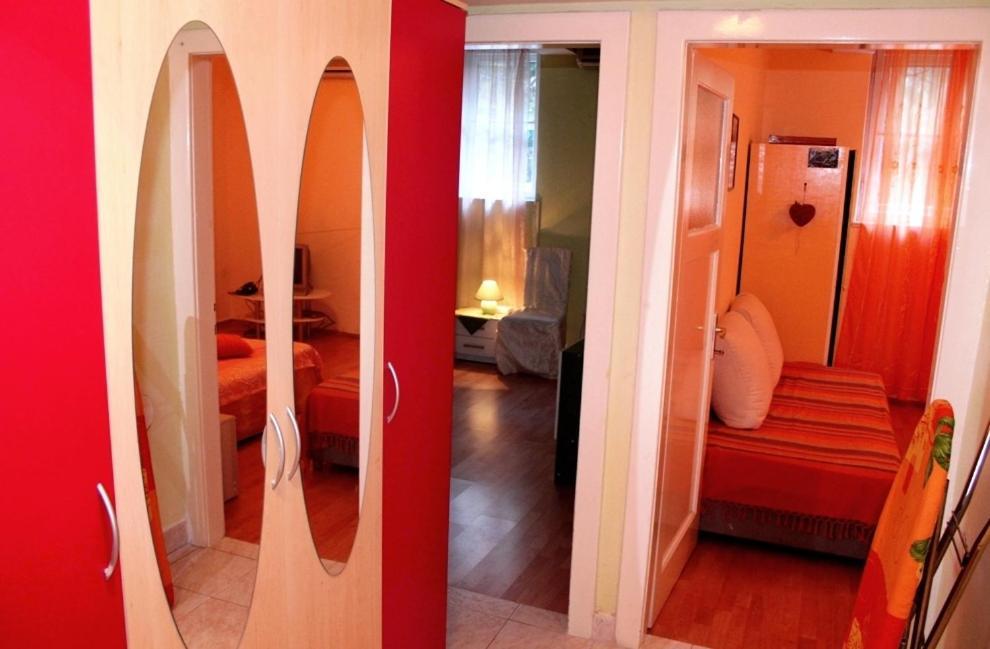 Guest House With Garden - Zuvan Split Room photo