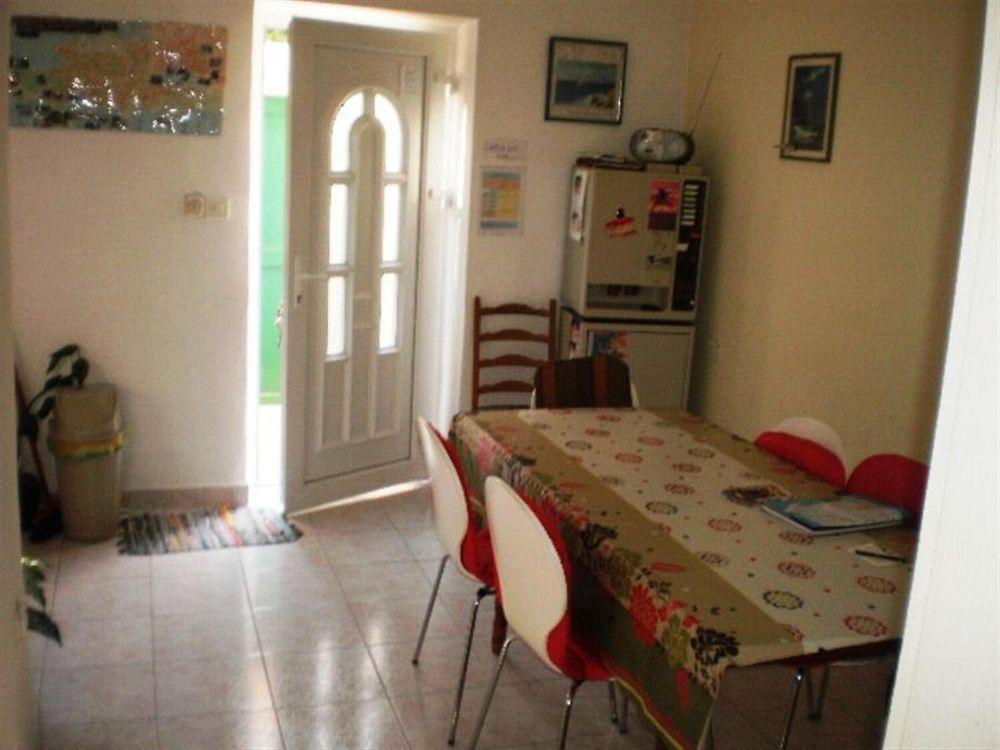 Guest House With Garden - Zuvan Split Exterior photo