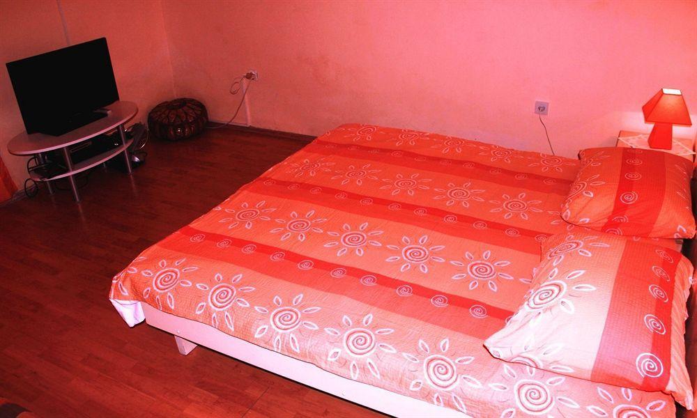 Guest House With Garden - Zuvan Split Exterior photo